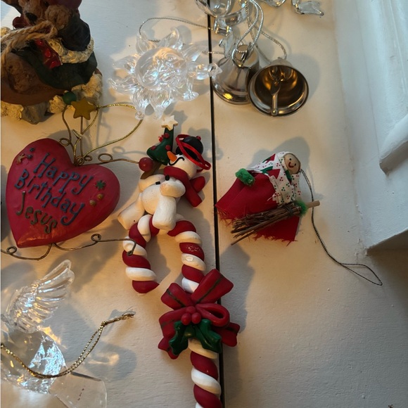 LOT OF 20 VINTAGE CHRISTMAS ORNAMENTS! 
Festive Christmas Ornaments Collection - Picture 7 of 10